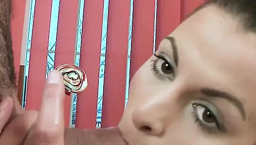 Pussie sweets szene-2_brunette teen layla im bikini von großem schwanz und candy gefickt
