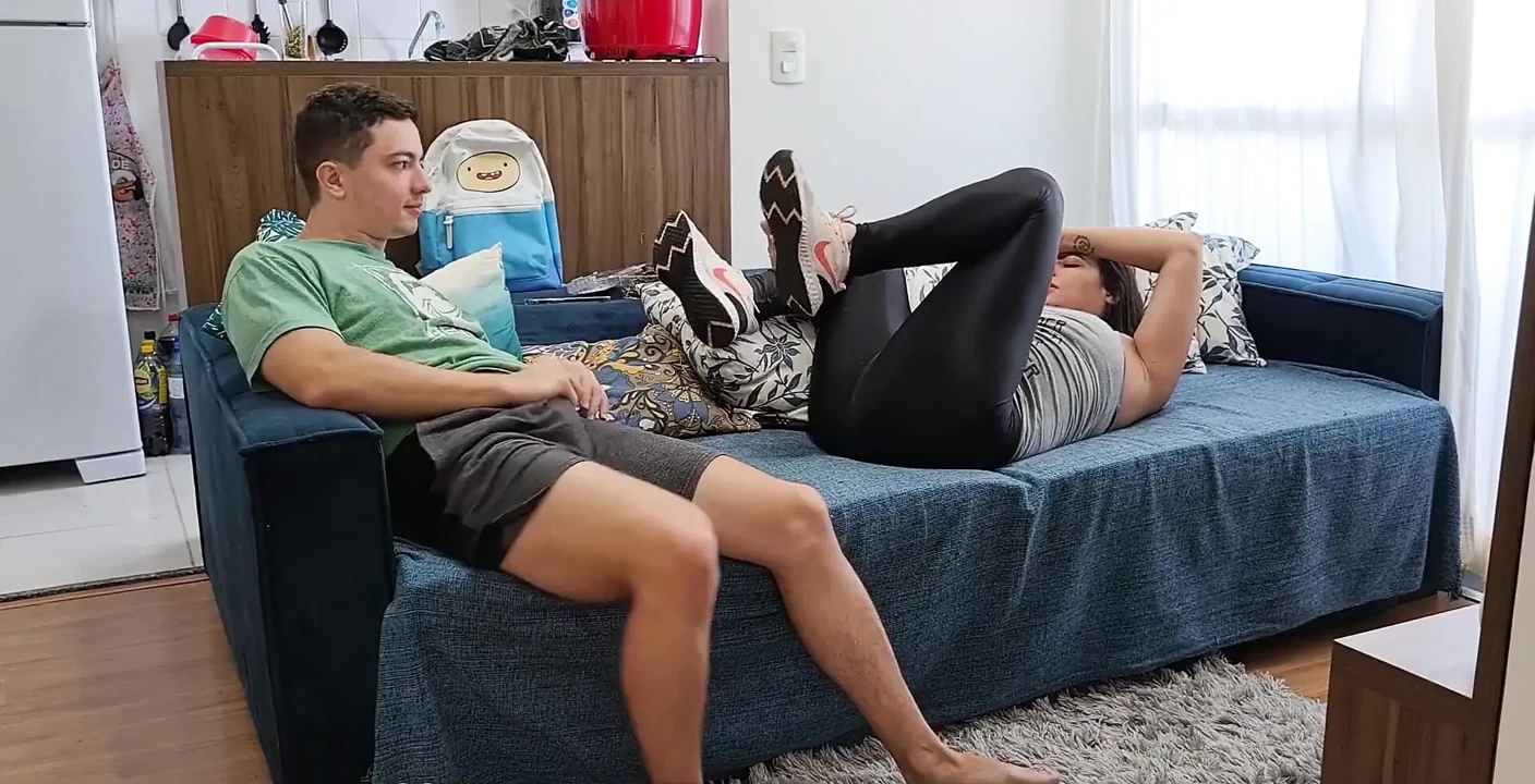 Bossy Hot Roommate (ep 3)