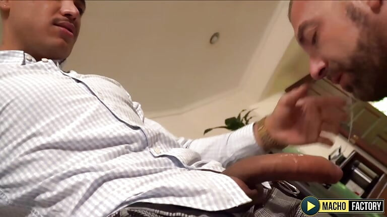 MachoFactory Jordi Slutx Takes Oscar Moras Cock And A Feast Of Huge Veggies