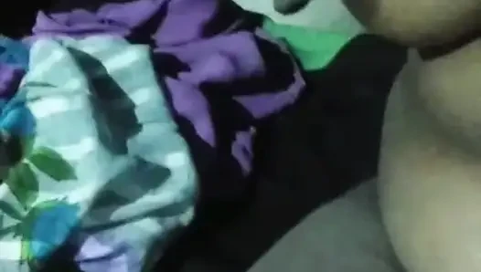 Ateşli gecem videonun ve seksimin tadını çıkarıyor