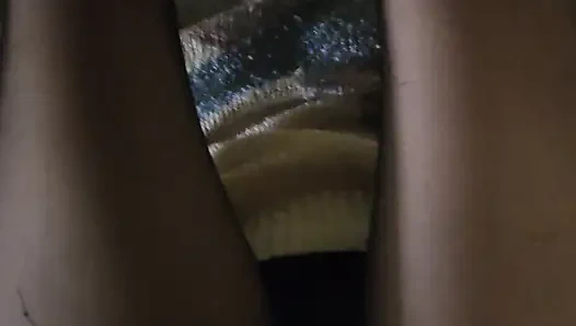 Хорошая девушка в нейлоне, игра с членом и яйцами муженька