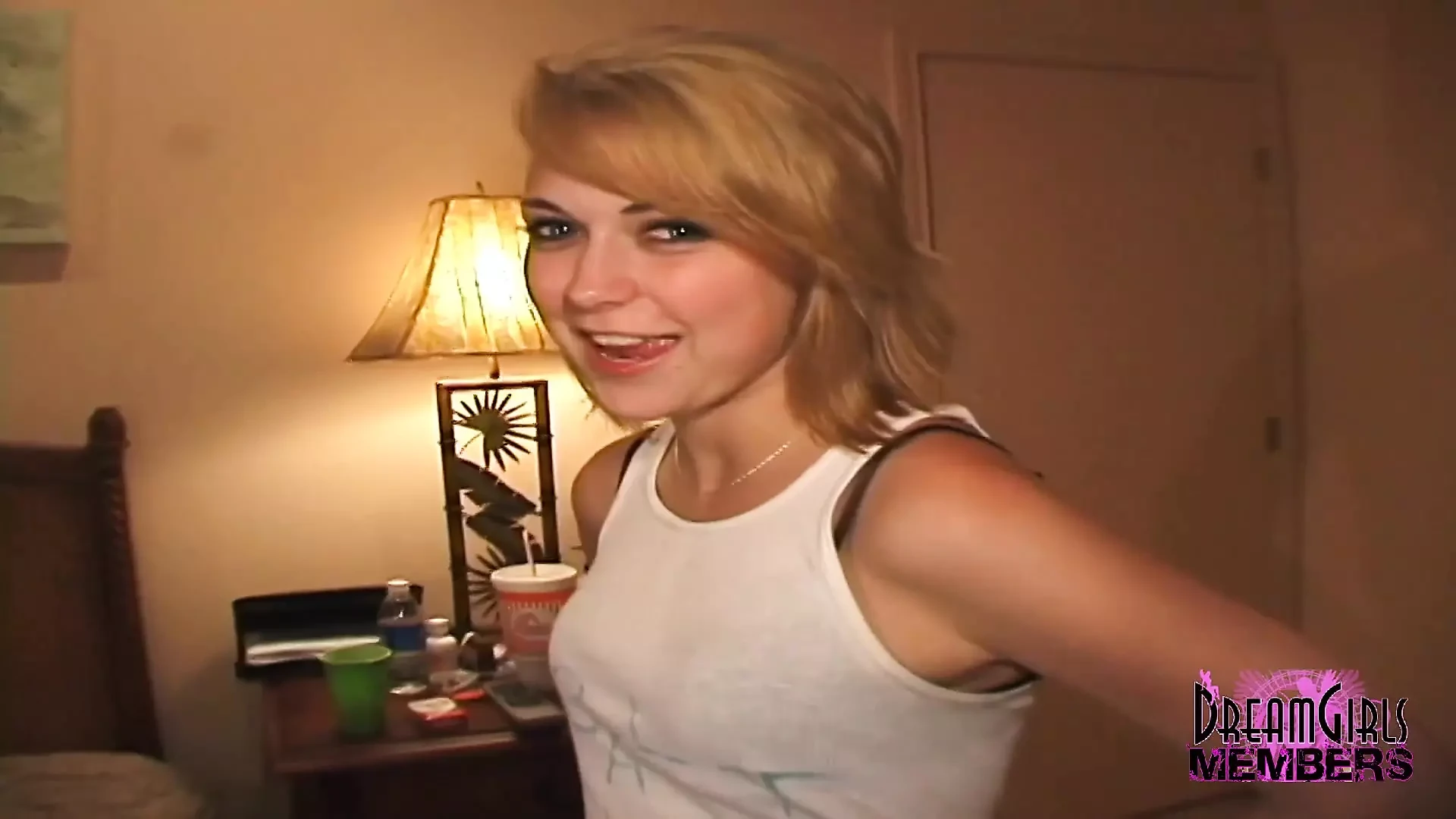 Leah Livingston被第一次被性交