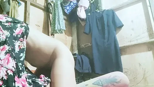 Filipina wife share pussy with her college friend