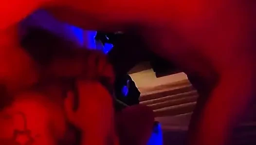Cewek seksi dengan tenggorokan ini lagi asik ngentot tenggorokan - pov