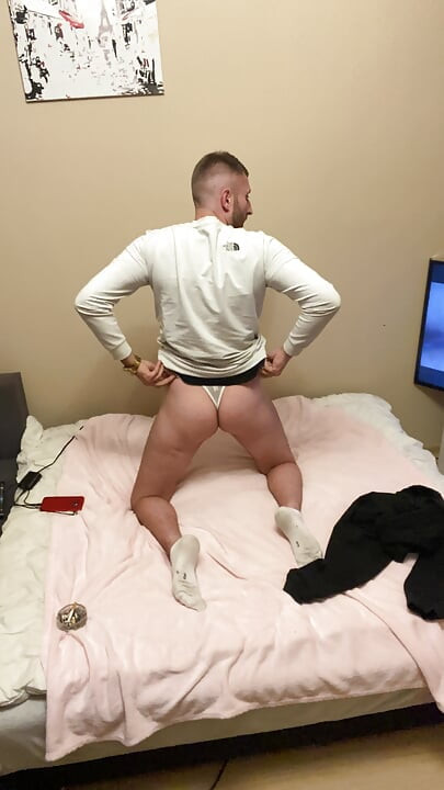 U bijelim seksi tangicama