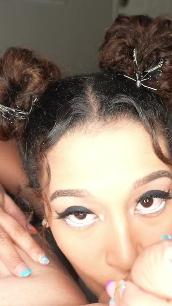 لحظة مثيرة من "Deepthroating My Stepbro's BWC يساعده على نسيان كل شيء عن حبيبته السابقة (مص قذر وقذف على الوجه) - Wagabang"
