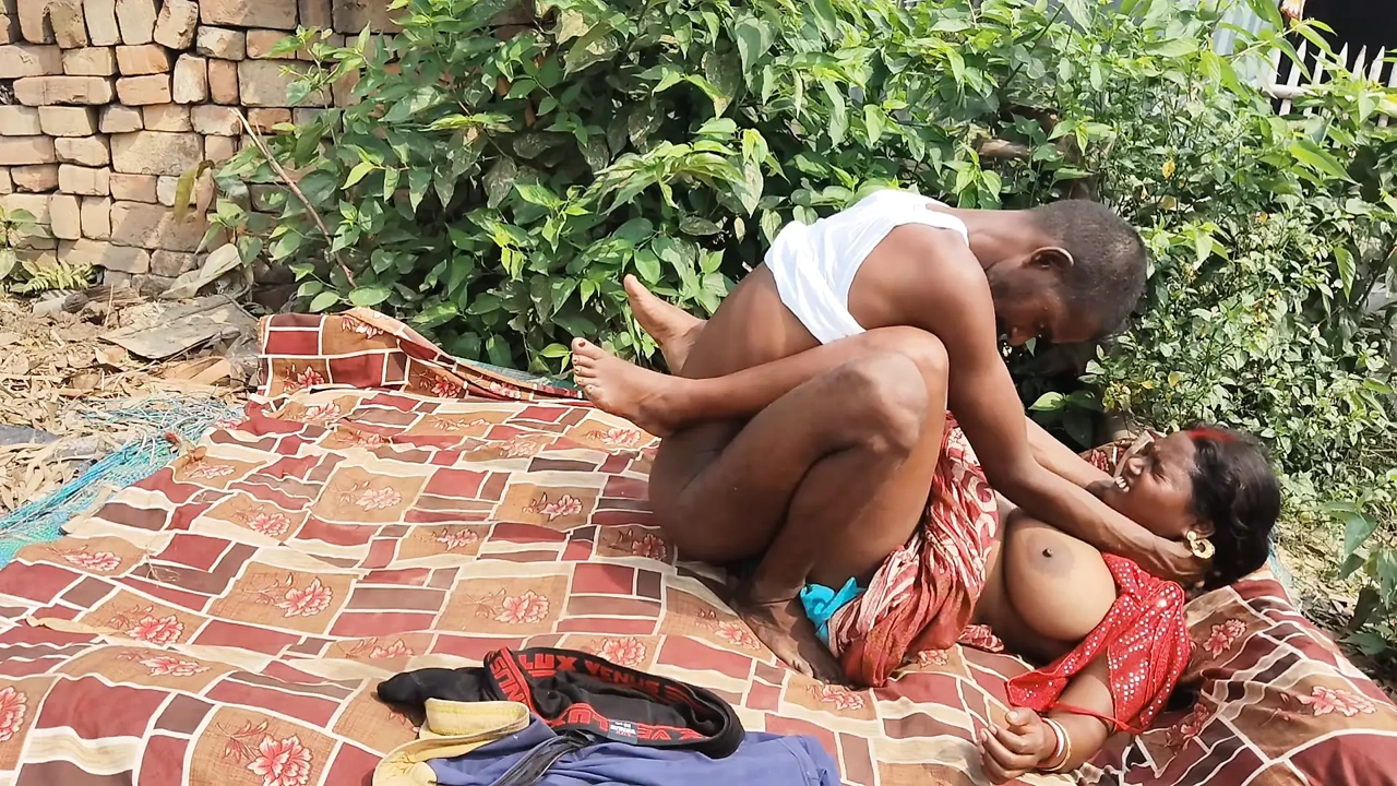 Indian desi wife ki morning mein chudai ki big Ass hardcore sex