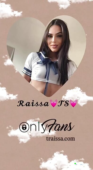 トランスガールがアナルを突いてイく