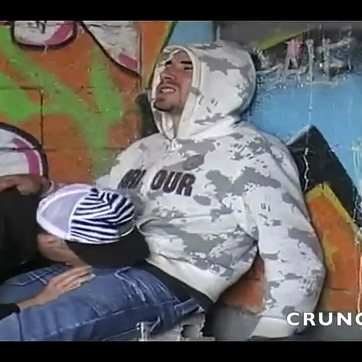 Sexy straight man fucking a twink in exhib outdoor
