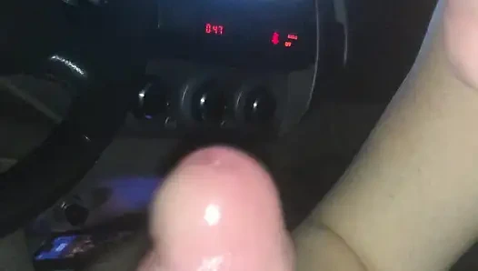 Рыжая падчерица глубоко заглатывает член папочки и глотает его порцию спермы