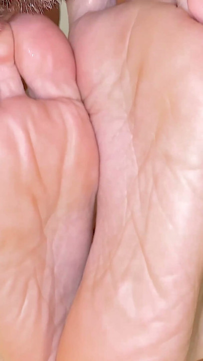 THE IDEAL POLISHED PEDICURE TOES CLOSE UP WET ERECTED COCK PROCESSING | Clip 1