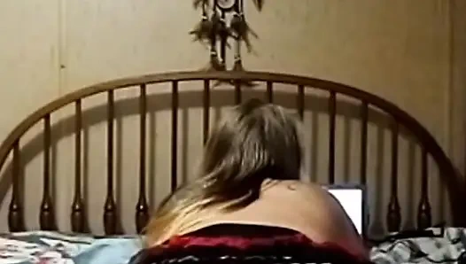 Мастурбирую за деньги вживую