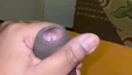 Siyah eşcinsel şişman zenci yarağıyla mastürbasyon yapıyor