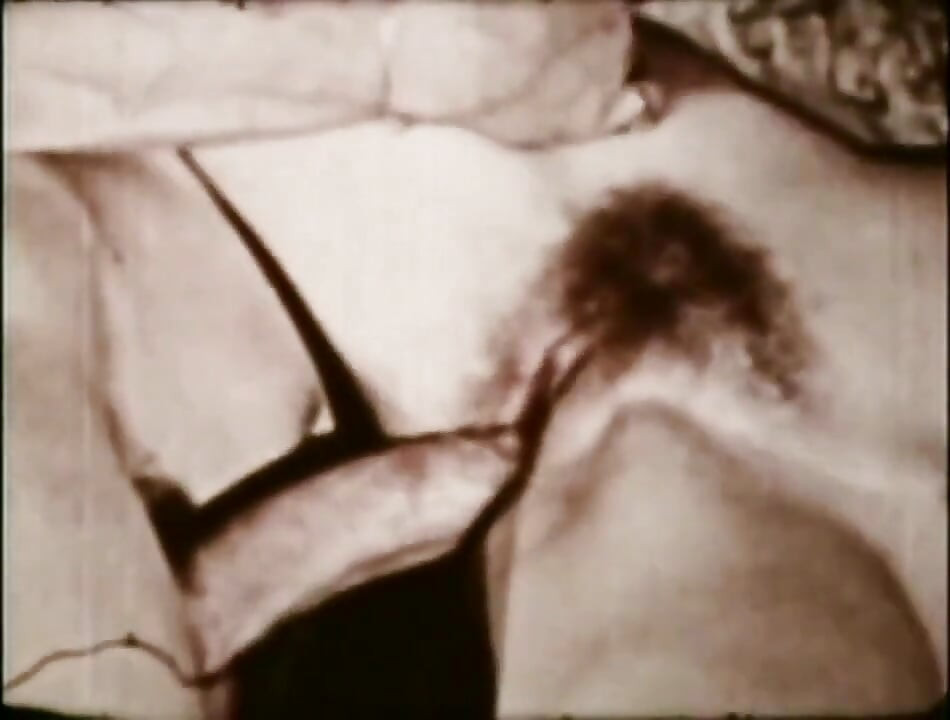 어린 야생 십대의 입에 대고 믿을 수 없을 만큼 거대한 자지