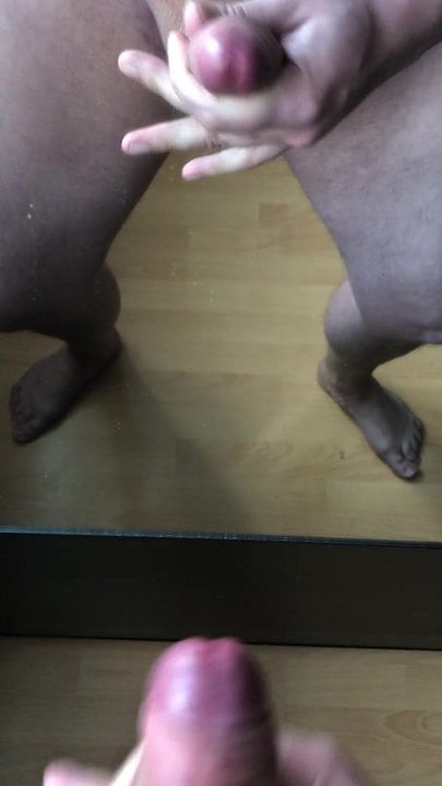 Big mirror cumshot