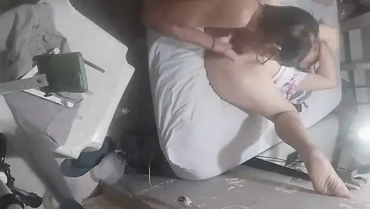 Amcık yerken her şey hazır ve yapılır endişeli