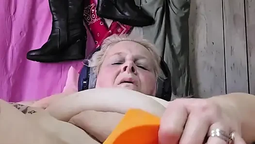 Dönen koni amını terle ıslatıyor