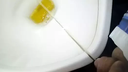 bir pissing köle