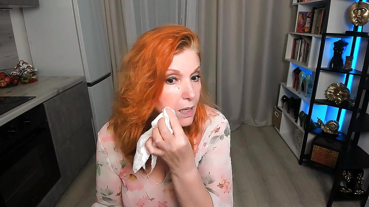 I'll show you my body while I'm chatting...