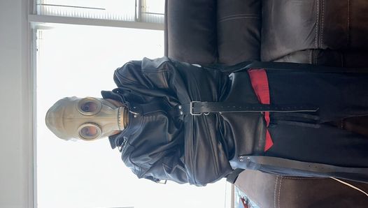 2023年12月11日 - ガスマスク・マンデー + 拘束衣月曜日 = 拘束マスク・マンデー