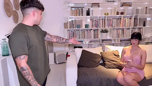 Kami bersembunyi untuk bercinta. Raul Gallego