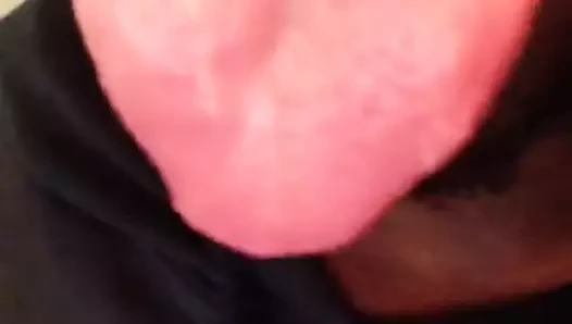dilimi yalamak istiyorum 4 kız öpmek istiyorum..