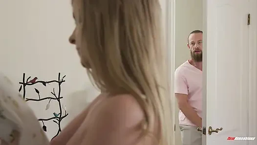 Genç Harlow West üvey babasını çok sert sikiyor