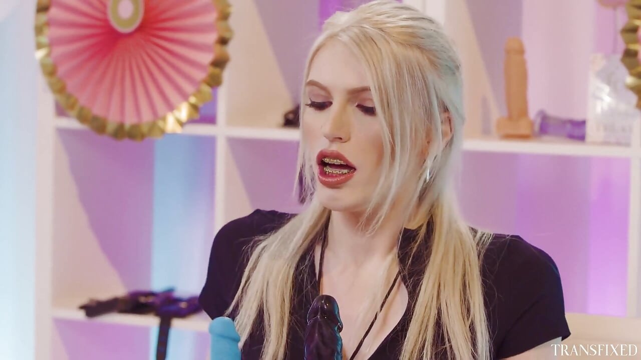 Transfixed - Safada noiva é por trans bebê e pawg