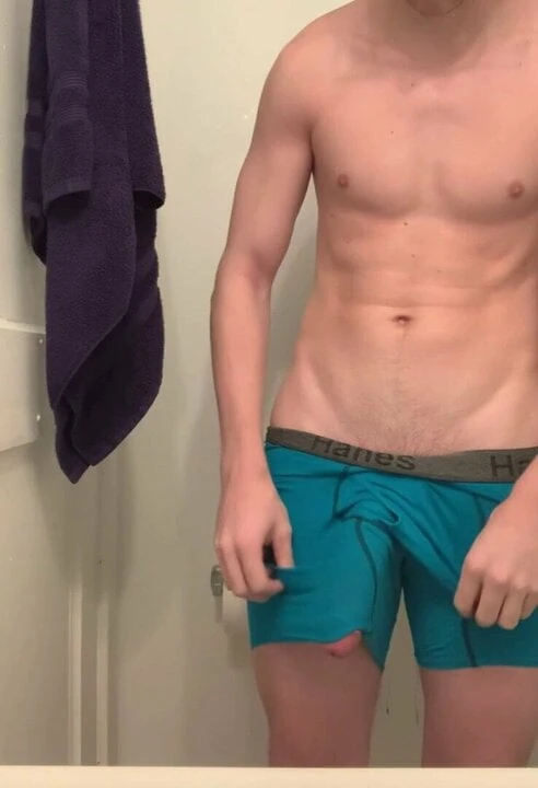 NERD SHOWING OF... H O T