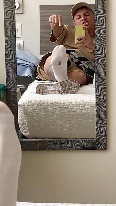 MY SLAVE ADORES MY SWEATY FEET ON MY VACATION IN CARTAGENA