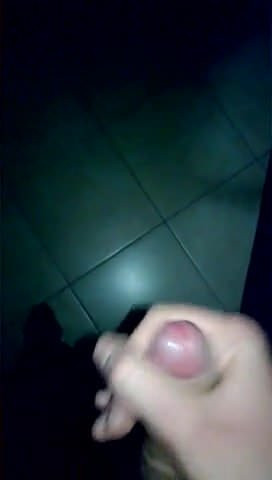 Segone con sborrata xx