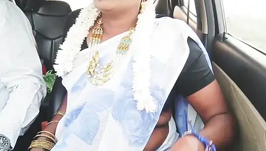 Секс в машине индийской бхабхи. Красивая сари домохозяйка пытается трахаться с пасыном на машине. Телугу грязные разговоры.