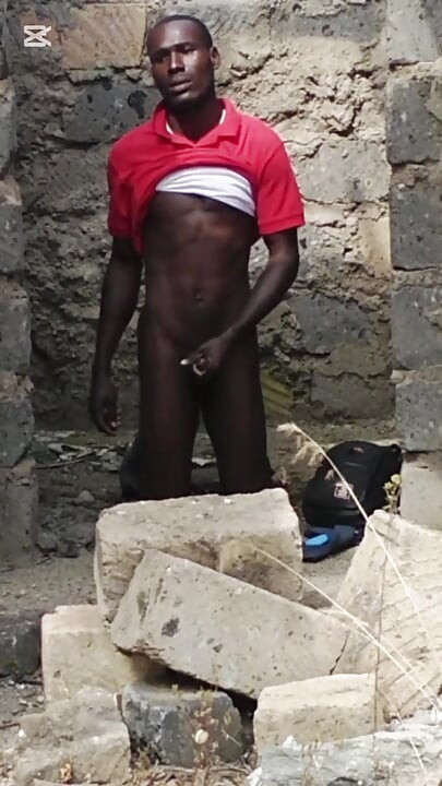 Shamba Boy Got Horny While on Duty