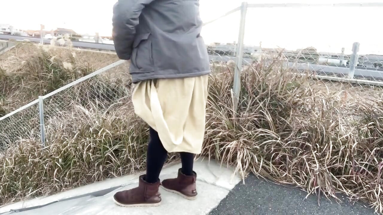 Self-training 49: M-leg Split Challenge at a Beach