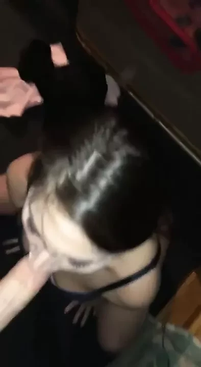 我的女朋友吮吸一个陌生人
