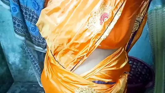 Indian mallu aunty saree changing enjoying with young man