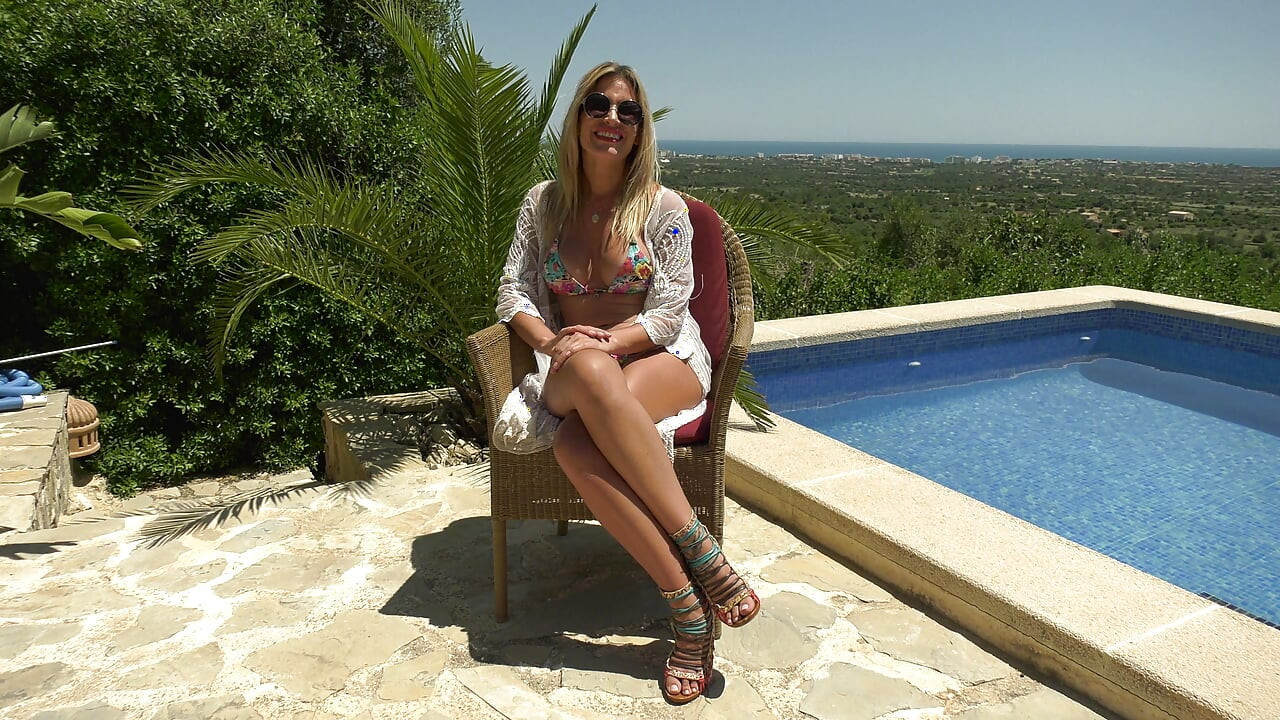 Hot Blonde MILF Loves Fucking at the Pool