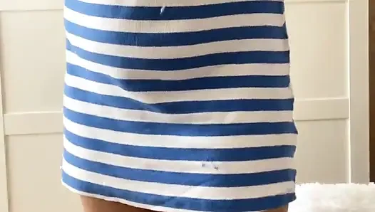 Ibu tiriku yang hot pamer lubangnya sama kamu