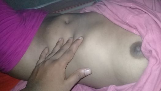 Une adolescente desi sexy se fait baiser nue