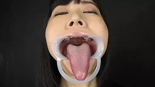 Tongue Observation & Saliva Fetishism with Ena Yuzuriha