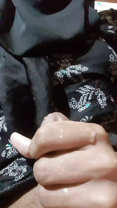Hijabi sissy cum