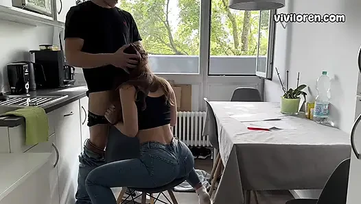 18 yaşındaki kız öğrenci sert sikiliyor