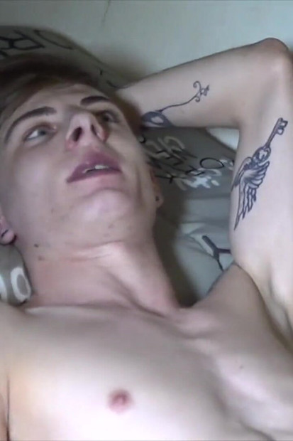 2187 طرفة عين الفرنسية مارس الجنس الخام من قبل Xxl لاتيني ديك