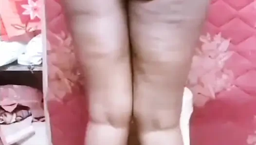 Desi indische tamilische ehefrau renu nackt live-anruf sugar stiefvater möpse klatschen muschi finger arsch ficken heiße stimme!