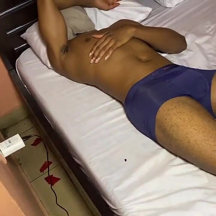 Üvey Kızdan Sürpriz Seks