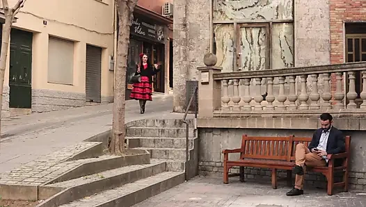 Крошку В Юбке Polka Dot Жестко Трахнули В Лесу