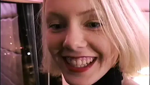Retro Wunderschöne Sexy Amateurin Mit Busch! 90er Jahre