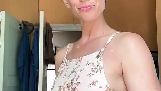 JOI stiefmutter wird wütend auf dich, da sie spaß mit ihrer brille macht! Du besser ziehen diesen schwanz raus und lass mich dich beenden, jetzt kommen zu lassen