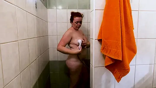 Naked Nicole Bunny in the Shower