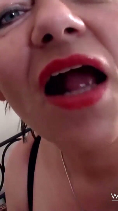 Casting MILF mit Happy End Tittenfick | Clip 3